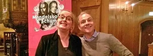 Манон и Карел идут на классику вместе