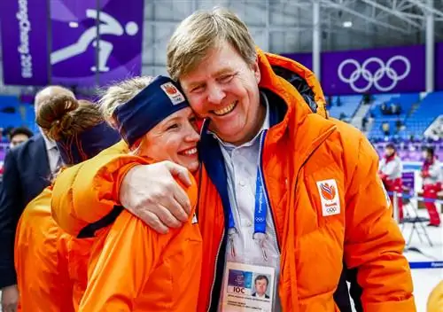 Королевские поздравления Ахтерикте