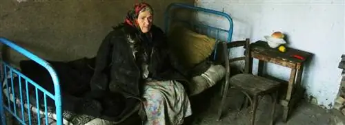 Помогите пожилым людям Восточной Европы пережить зиму