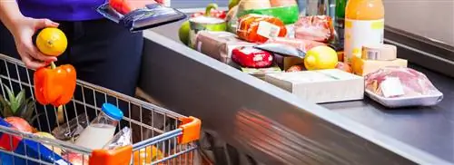 Еженедельные покупки продуктов: все меньше и меньше людей их покупают