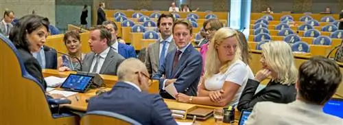 Палата представителей до сентября с летними каникулами