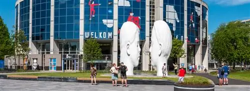 Время для MAX и Hello Netherlands в Леувардене