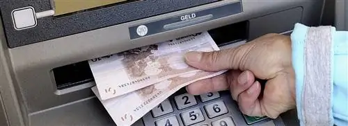 Меньше банкоматов и новый внешний вид