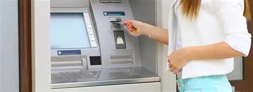 Оплата и дебетовая карта за границей