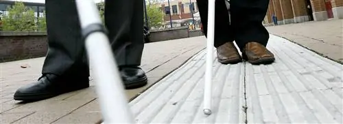 Никаких действий вокруг навигационных линий для слабовидящих на станциях NS