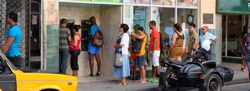 Неиспользуемые дебетовые карты и высокие транзакционные издержки: на это следует обратить внимание при оплате за границей