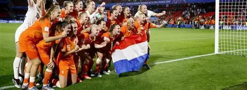 Оранжевые львицы из-за поздней победы над Японией в последних 8 матчах