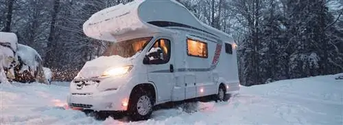 Путешествуете с кемпером зимой? Тогда ознакомьтесь с этими советами