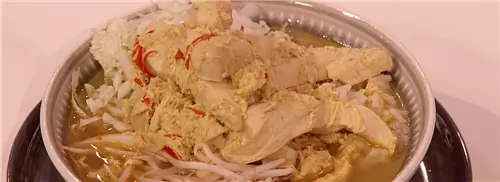 Индонезийский куриный суп (сото аям)