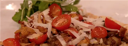 Тарелочный пирог с баклажанами и лисичками