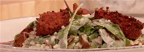 Салат из мангольда с шариками из свеклы