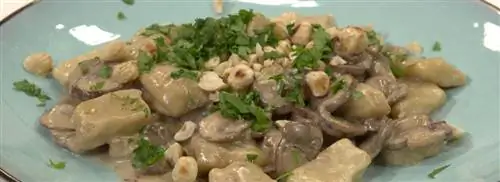 Домашние ньокки из пастернака с грибным соусом
