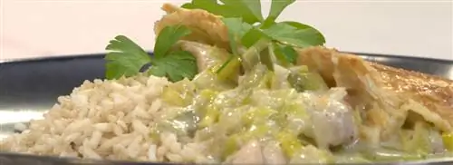 Пирог из куриного порея с коричневым рисом