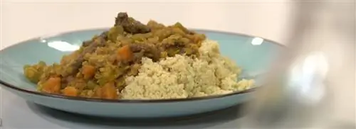 Тушеная говядина с красной чечевицей и кускусом