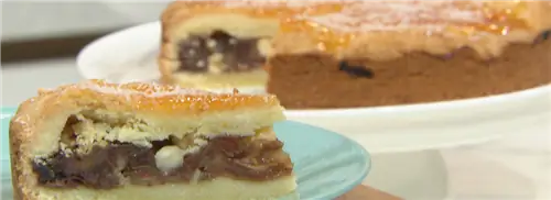 Тарт с финиками и фундуком