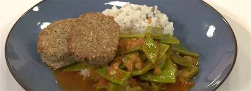 Котлеты из чечевицы с тушеной стручковой фасолью