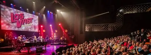 Los Vast, воссоединение: та же концепция, тот же ведущий, та же восторженная публика