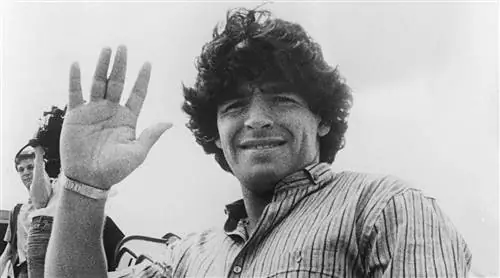 Умер Диего Марадона: жизнь в картинках