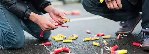 Как насчет? Можно ли запускать фейерверки везде?