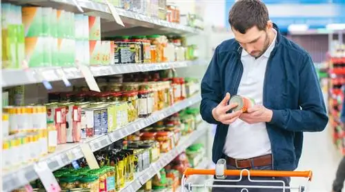 Жестяную банку с большой вмятиной лучше выбросить и вот почему