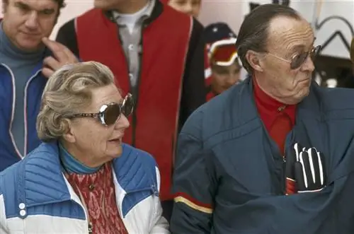 Женат, 40 лет