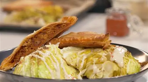 Пикантные пакеты из тунца с жареной савойской капустой