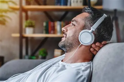 Простой тест может выявить ранние признаки деменции. Просто послушайте музыку