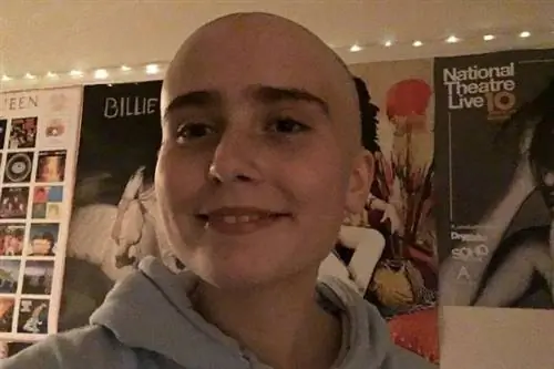 Ей было 16 лет, когда она узнала, что у нее рак. «Я продолжаю надеяться, что это все сон»