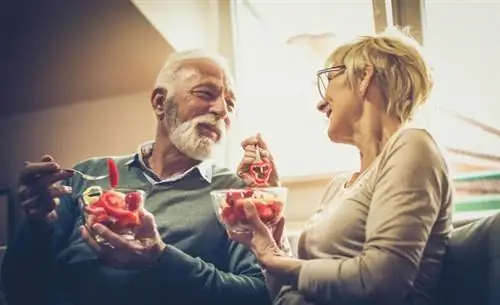 Здоровые закуски для пожилых людей. Что стоит есть?