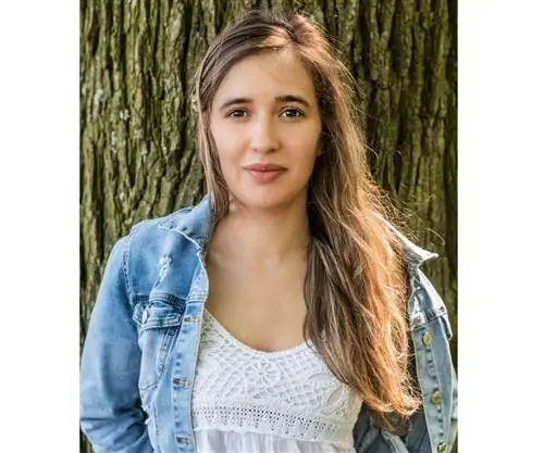 Самая красивая женщина с псориазом и полинейропатией в мире