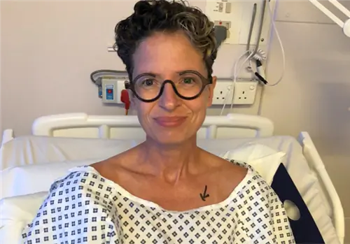 Она лечила других, и в конце концов сама заболела. Я был по обе стороны операционного стола