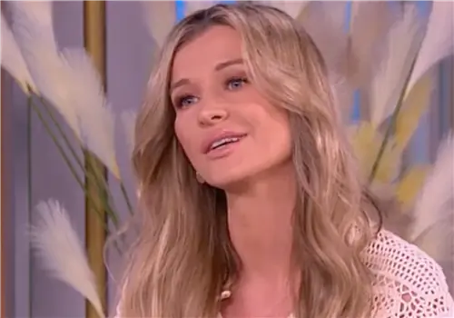 Джоанну Крупу заподозрили в серьезном заболевании. «Я чувствовал себя раздутым»