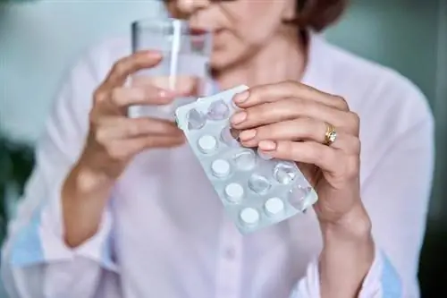 6 самых распространенных ошибок, которые вы совершаете, принимая лекарства, отпускаемые по рецепту. Это нарушает их работу