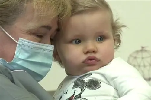 Брошенный родителями Стась превратил больницу в дом. Молодая мама - врач