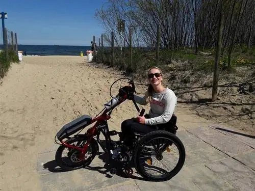 У меня сломана спина, я иду медленно, но никогда не возвращаюсь