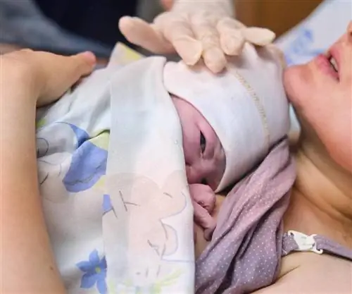 Она не знала, что беременна, пока не родила. У нее не было никаких симптомов: «Я была в шоке»