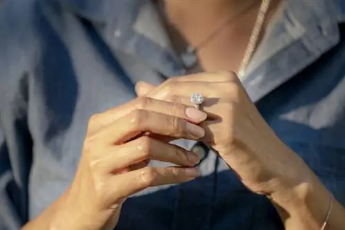 Это одна из самых странных фобий. Откуда берется гамофобия?