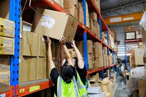 Ваш работодатель может не требовать от вас переноски тяжелых грузов. Проверьте приемлемые стандарты здоровья и безопасности