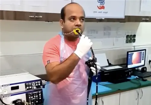 Врач сделал гастроскопию, все зафиксировал. Вы можете видеть, как она плачет