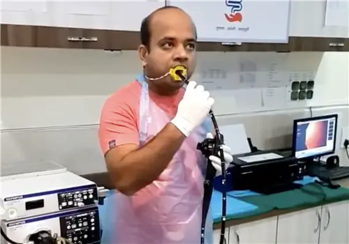 Врач сделал гастроскопию, все записал. Вы можете видеть, как она плачет