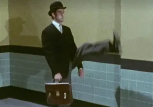 Попробуйте прогуляться в стиле Монти Пайтона. Специалисты уверены: польза от него большая