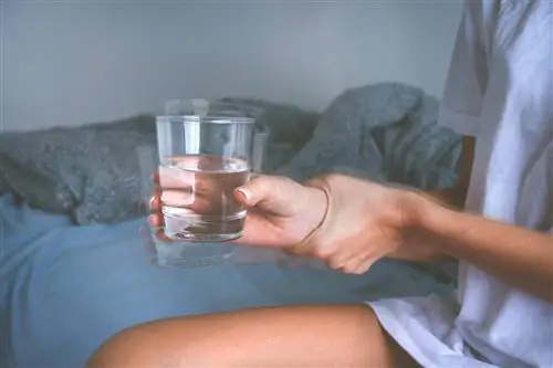 Она думала, что ее рука трясется из-за стресса. В 34 года она узнала, что у нее болезнь Паркинсона