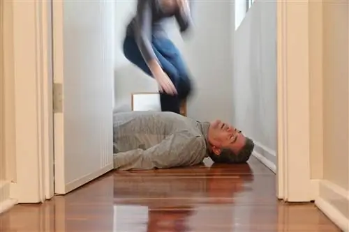 Может начаться с заражения и закончиться внезапной смертью. Вы должны знать эти ранние симптомы эпилепсии