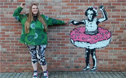 У нее были тошнота и мигрени. Врачи отказались делать ей рентген из-за лишнего веса