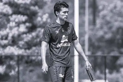 Умер 32-летний футболист. Были серьезные осложнения после операции на головном мозге