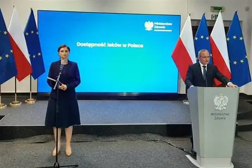 Заместитель министра здравоохранения Мацей Милковский на пресс-конференции