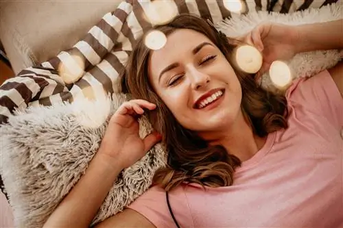 Шум как рецепт хорошего сна? Тренд TikTok делает ставку на «коричневый шум»