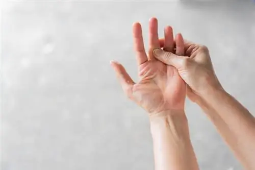 Необычный симптом жирной печени виден на пальцах