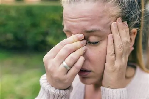 Выделения из пазух – как от них избавиться?