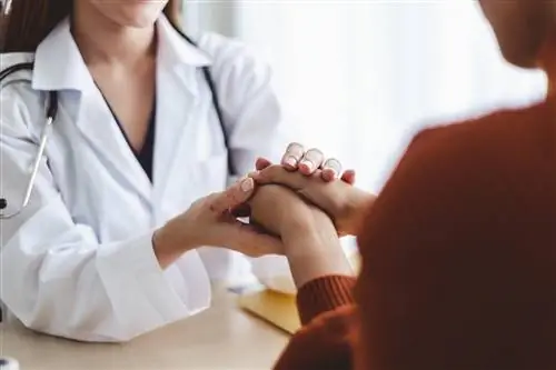 Кавернозная гемангиома может не вызывать никаких симптомов. Какие ткани он поражает?